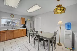 501 Denise Dr, New Braunfels, TX 78130 - Photo 6