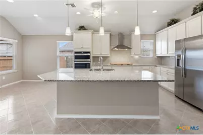 616 Rusty Gate Way, New Braunfels, TX 78130 - Photo 6