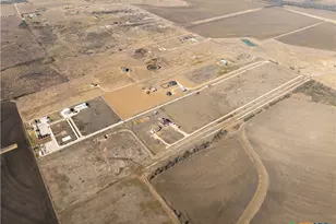 824 Co Rd 451, Coupland, TX 78615 - Photo 18