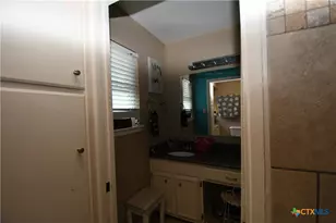 6019 Forest Ridge, San Antonio, TX 78240 - Photo 14