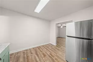 906 S 2nd St, Temple, TX 76504 - Photo 8