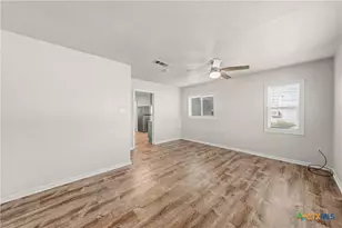 906 S 2nd St, Temple, TX 76504 - Photo 4