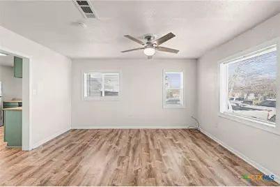 906 S 2nd Street, Temple, TX 76504 - Photo 10