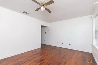 202 E Carpenter Avenue, Copperas Cove, TX 76522 - Photo 2