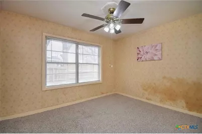 909 Fern Lane, Victoria, TX 77904 - Photo 24