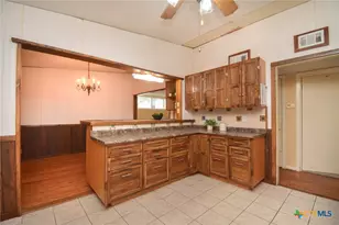 909 Fern Ln, Victoria, TX 77904 - Photo 18