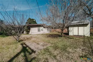 909 Fern Ln, Victoria, TX 77904 - Photo 42