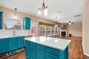 175 Plantation Dr, Seguin, TX 78155 - Photo 12