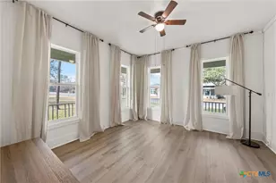 1007 N Jackson Ave, Cameron, TX 76520 - Photo 26