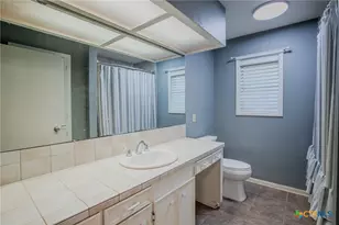 503 Sherwood Dr, Victoria, TX 77901 - Photo 18