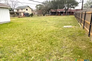 404 Knowlan Ave, Victoria, TX 77901 - Photo 4