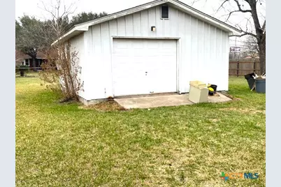 404 Knowlan Avenue, Victoria, TX 77901 - Photo 6