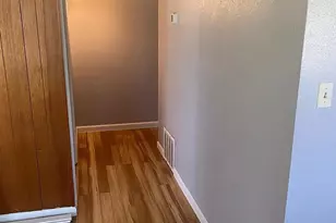 513 N San Marcos St, Seguin, TX 78155 - Photo 16