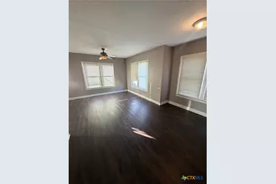 513 N San Marcos Street, Seguin, TX 78155 - Photo 4