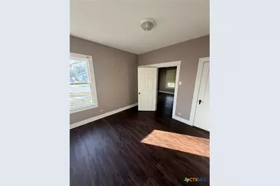 513 N San Marcos Street, Seguin, TX 78155 - Photo 6