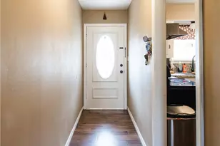 2402 E Walnut Ave, Victoria, TX 77901 - Photo 6