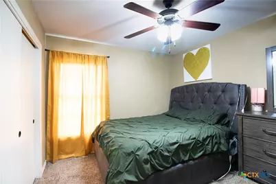 2402 E Walnut Avenue, Victoria, TX 77901 - Photo 14