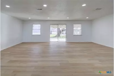 1513 W Main Street, Little River Academy, TX 76554 - Photo 4