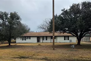 1513 W Main St, Little River Academy, TX 76554 - Photo 2