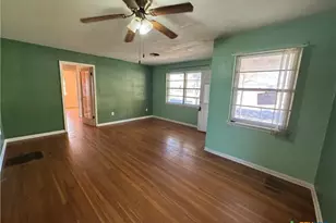 609 S 11th St, Copperas Cove, TX 76522 - Photo 6