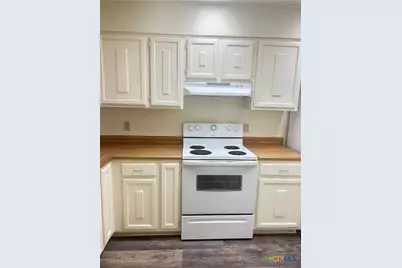 1133 Ashby #8 Street, Seguin, TX 78155 - Photo 4