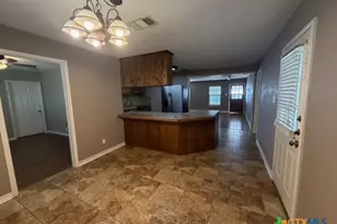 127 Hillcrest Dr, Luling, TX 78648 - Photo 10