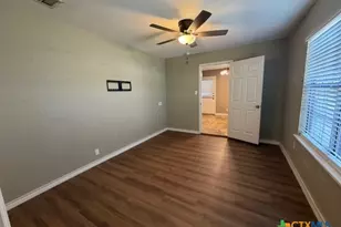 127 Hillcrest Dr, Luling, TX 78648 - Photo 12