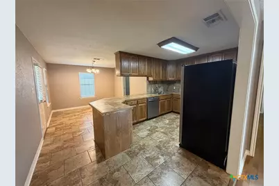127 Hillcrest Drive, Luling, TX 78648 - Photo 6