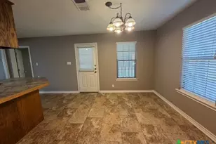 127 Hillcrest Dr, Luling, TX 78648 - Photo 4