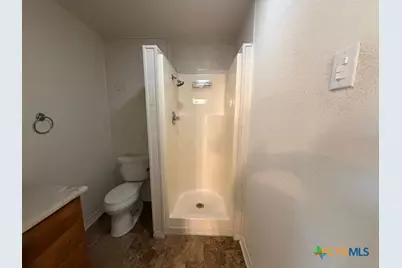 127 Hillcrest Drive, Luling, TX 78648 - Photo 14