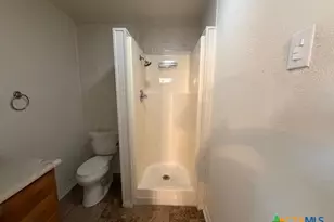 127 Hillcrest Dr, Luling, TX 78648 - Photo 14