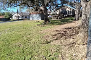 1202 Bridge St, Lampasas, TX 76550 - Photo 8