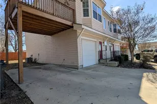 1270 Hillcrest Dr, New Braunfels, TX 78130 - Photo 2