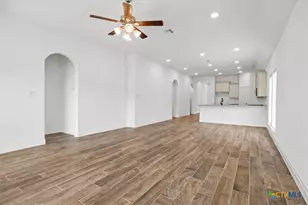 1921 Creek Ridge St, Seguin, TX 78155 - Photo 14