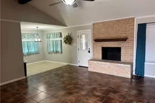 104 Alamo Cir, Cuero, TX 77954 - Photo 4