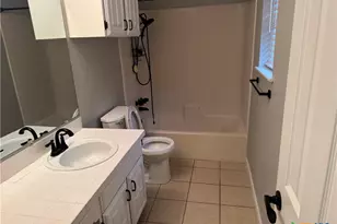 104 Alamo Cir, Cuero, TX 77954 - Photo 12