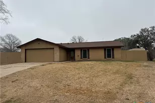 104 Alamo Cir, Cuero, TX 77954 - Photo 1