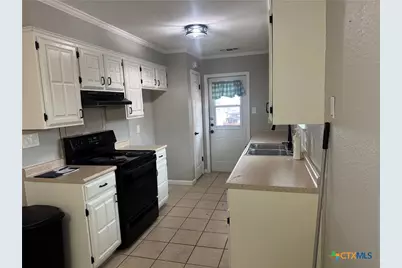 104 Alamo Circle, Cuero, TX 77954 - Photo 6