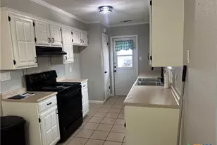 104 Alamo Cir, Cuero, TX 77954 - Photo 6