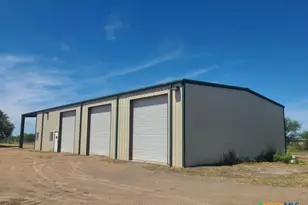 24 Rios Rd, Victoria, TX 77905 - Photo 1