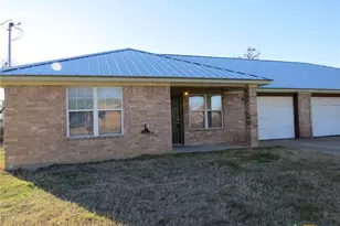 204 S 34th St, Gatesville, TX 76528 - Photo 1
