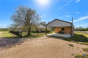 619 County Rd 3420, Lampasas, TX 76550 - Photo 32