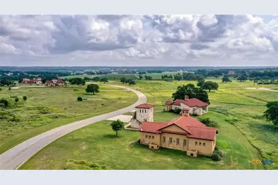 138 Strada Luca, Florence, TX 76527 - Photo 6