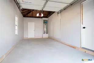 1345 Lee St, New Braunfels, TX 78130 - Photo 4