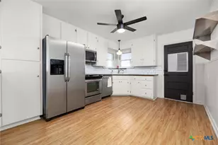 1345 Lee St, New Braunfels, TX 78130 - Photo 12