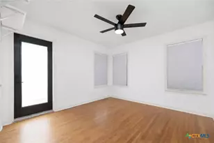 1345 Lee St, New Braunfels, TX 78130 - Photo 6