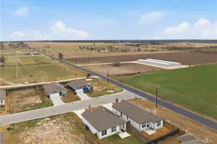 105 Kellys Heroes Wy, Jarrell, TX 76537 - Photo 36