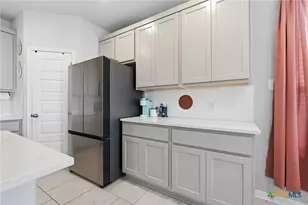 105 Kellys Heroes Wy, Jarrell, TX 76537 - Photo 12