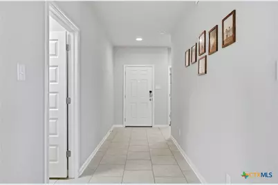 105 Kellys Heroes Way, Jarrell, TX 76537 - Photo 20