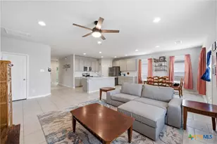 105 Kellys Heroes Wy, Jarrell, TX 76537 - Photo 6